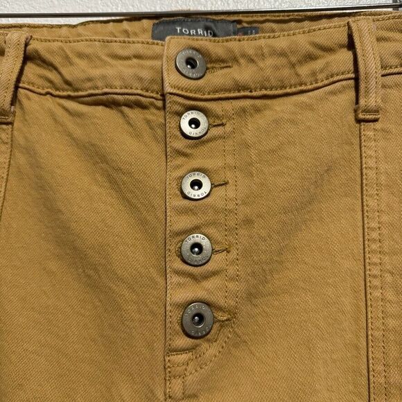 Torrid Feel The Fit 20R Tan Brown Stretch Denim Button Fly Cropped Raw Hem Pants - Picture 2 of 16
